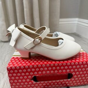 Girls size 12 Charming Pageant Kids Dress Shoes with Bow